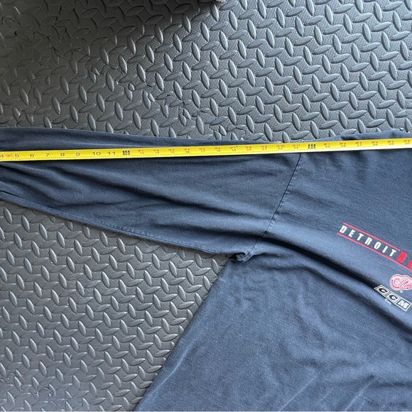 VINTAGE DETROIT REDWINGS NHL CCM TEE - Picture 5 of 6